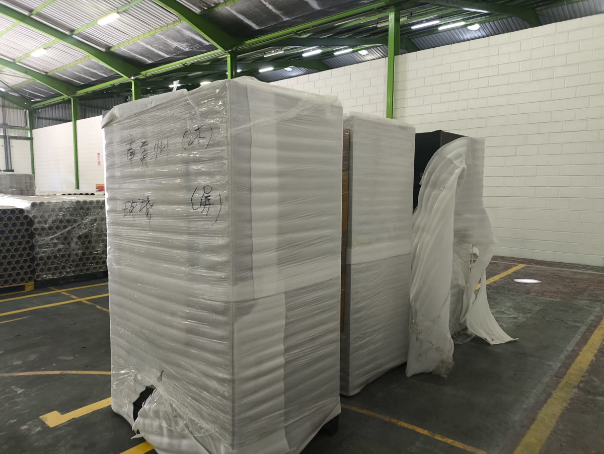 Primer contenedor de máquinas expendedoras importado